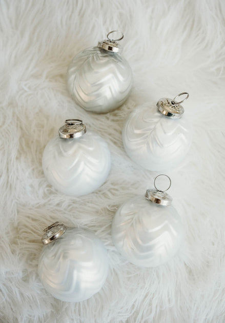 3 in Mercury White Bauble / Silver Top