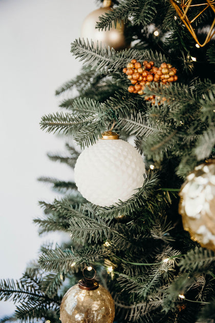 4 in Mercury White Geometric Bauble