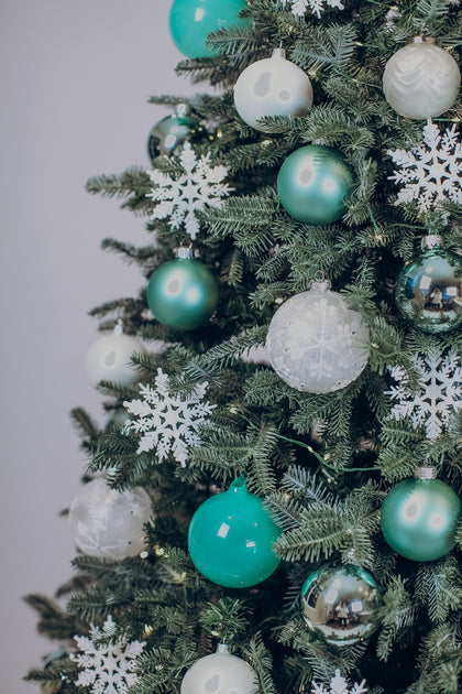 4 in Glitter Snowflake Ornament / Frosty