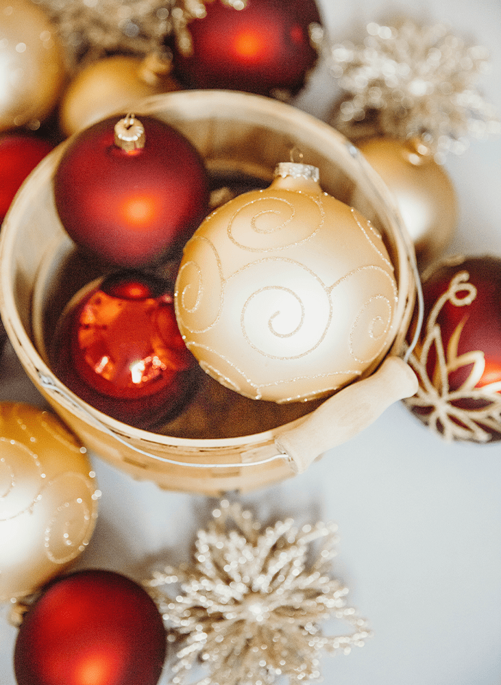 Traditional Red Tree Set Decorent